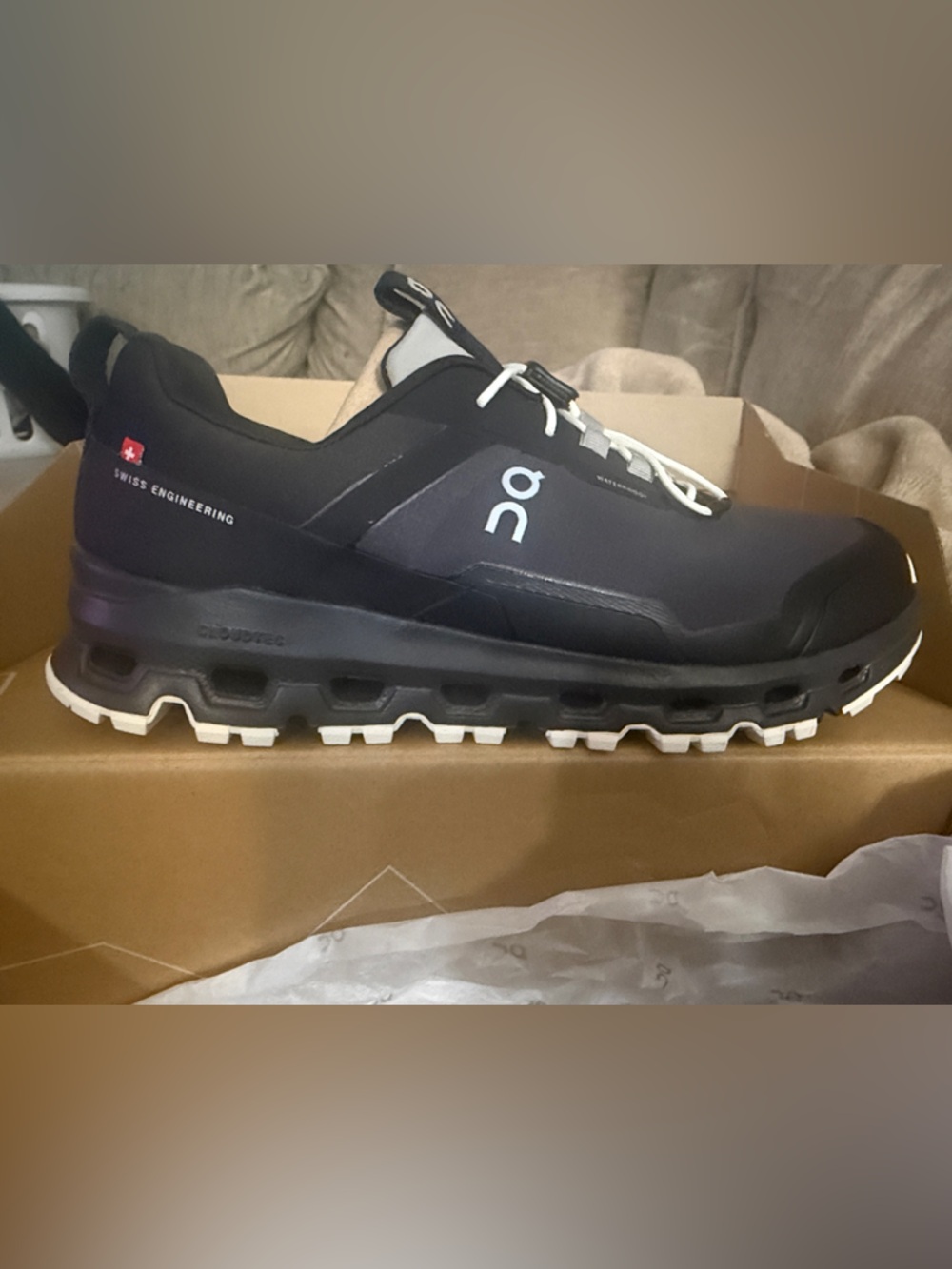 On Running Cloudhero Waterproof youth shoes 6.0